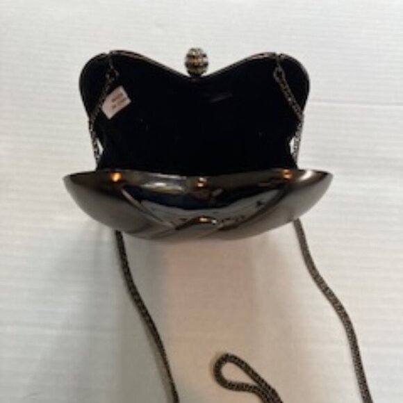 Y & S Original hard shell Heart bag with jeweled closure - Picture 6 of 6